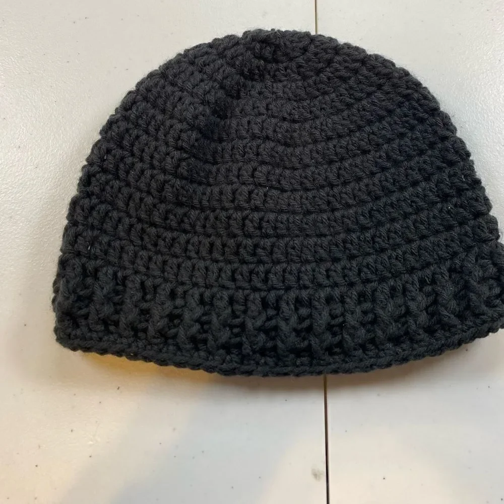 NWOT Unisex Handmade Crochet Beanie Hat - Black